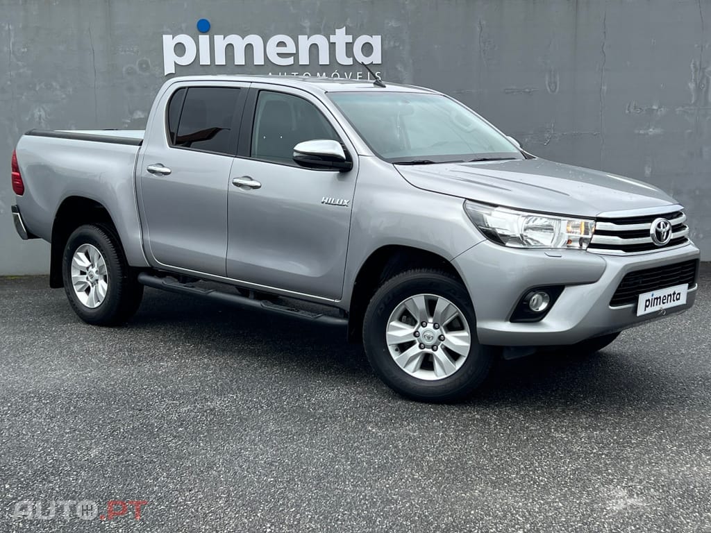Toyota Hilux 2.4 D-4D 2WD CD Tracker