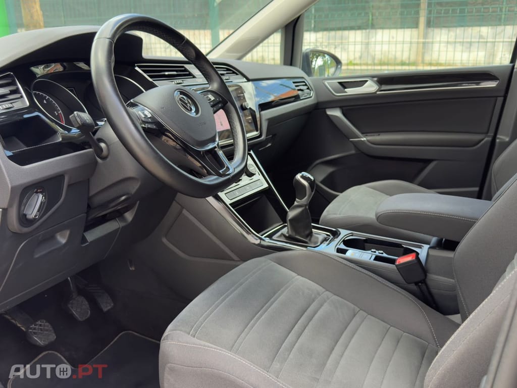 Volkswagen Touran 2.0 TDI Highline