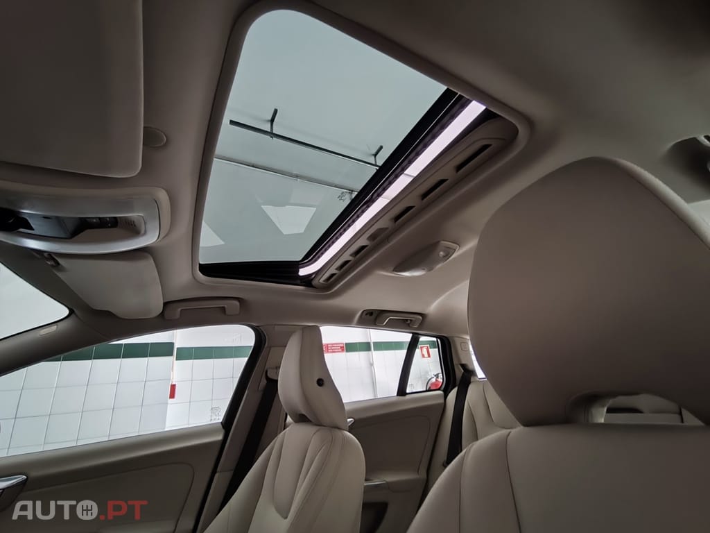 Volvo V60 2.0 D4 Momentum