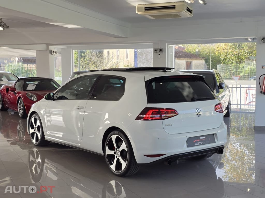 Volkswagen Golf 2.0 TSI GTI DSG