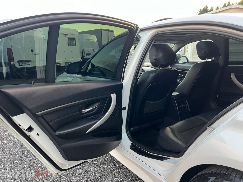 BMW 328 i Auto Line Sport