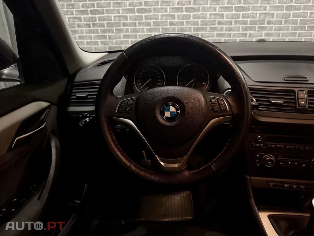 BMW X1 18 d xDrive Line Sport — fotografia 12