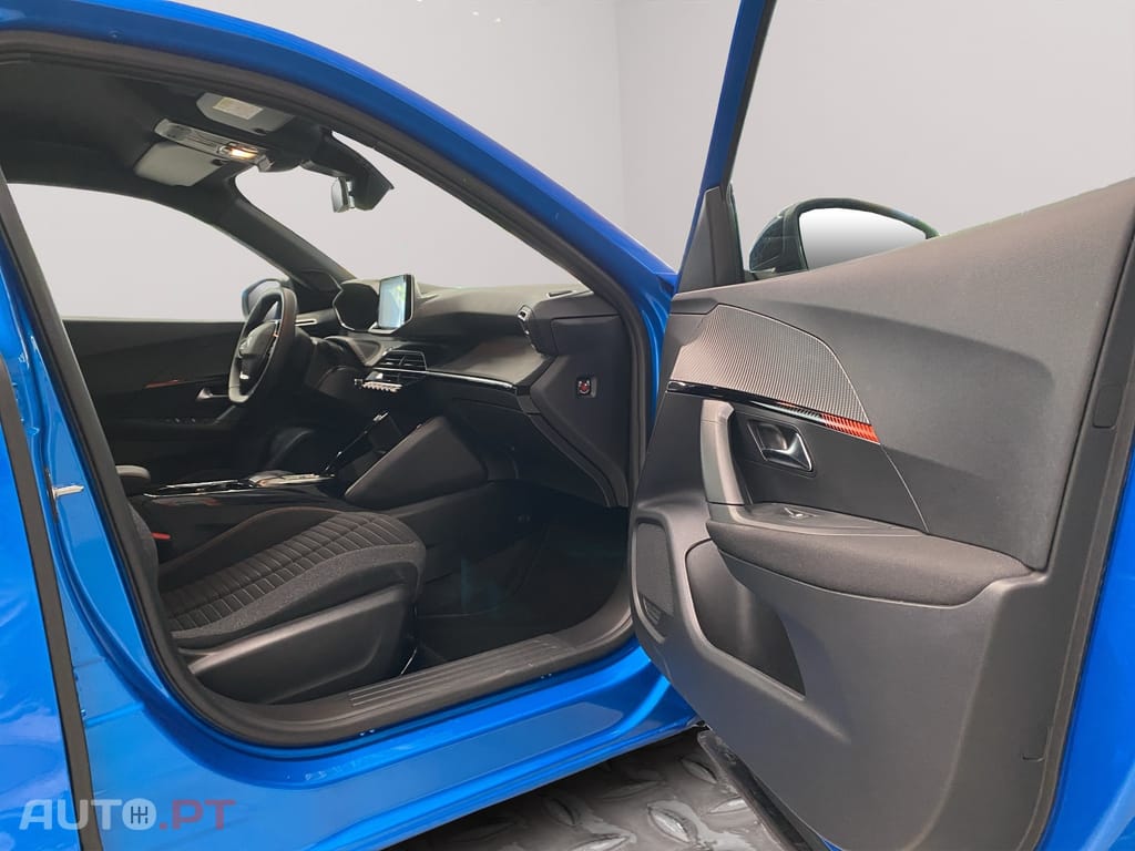 Peugeot E-2008 50 kWh Active Pack