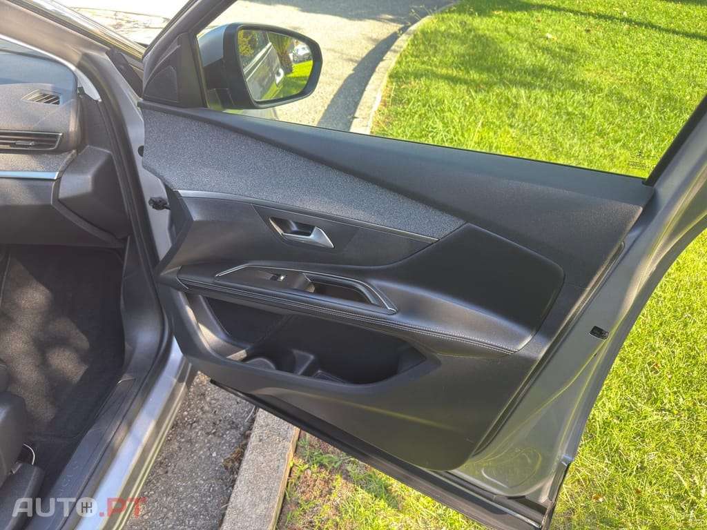 Peugeot 5008 1.5 BlueHDi Allure Pack EAT8