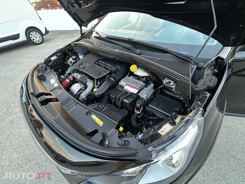 Peugeot 2008 BlueHDi FAP 120 STOP & START Allure