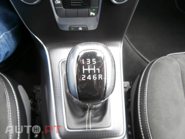 Volvo V40 2.0 D2 R-Design