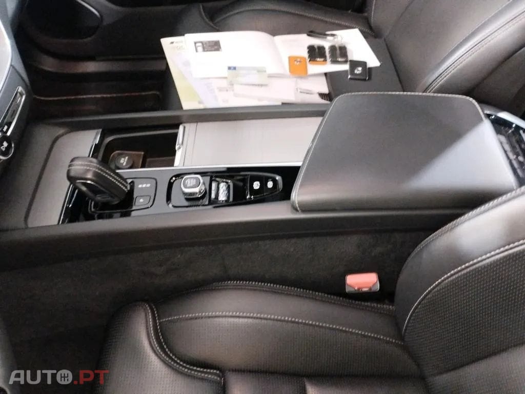 Volvo XC60 2.0 B4 R-Design