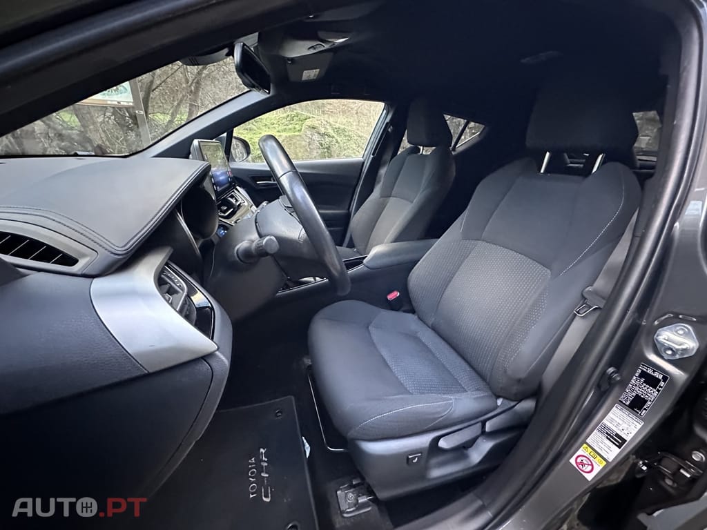 Toyota C-HR 1.8 Hybrid Lounge