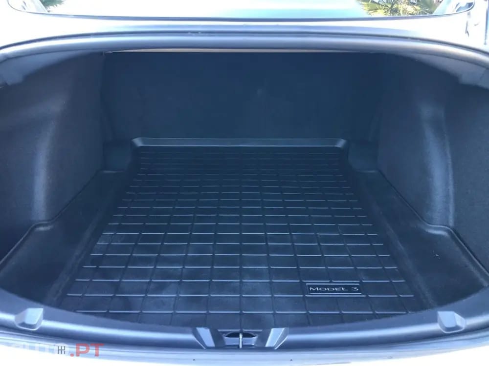 Tesla Model 3 Standard Range Plus RWD