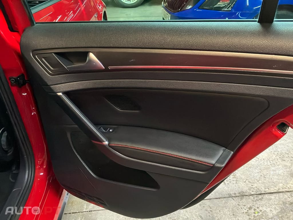 Volkswagen Golf 2.0 TSI GTI DSG Performance