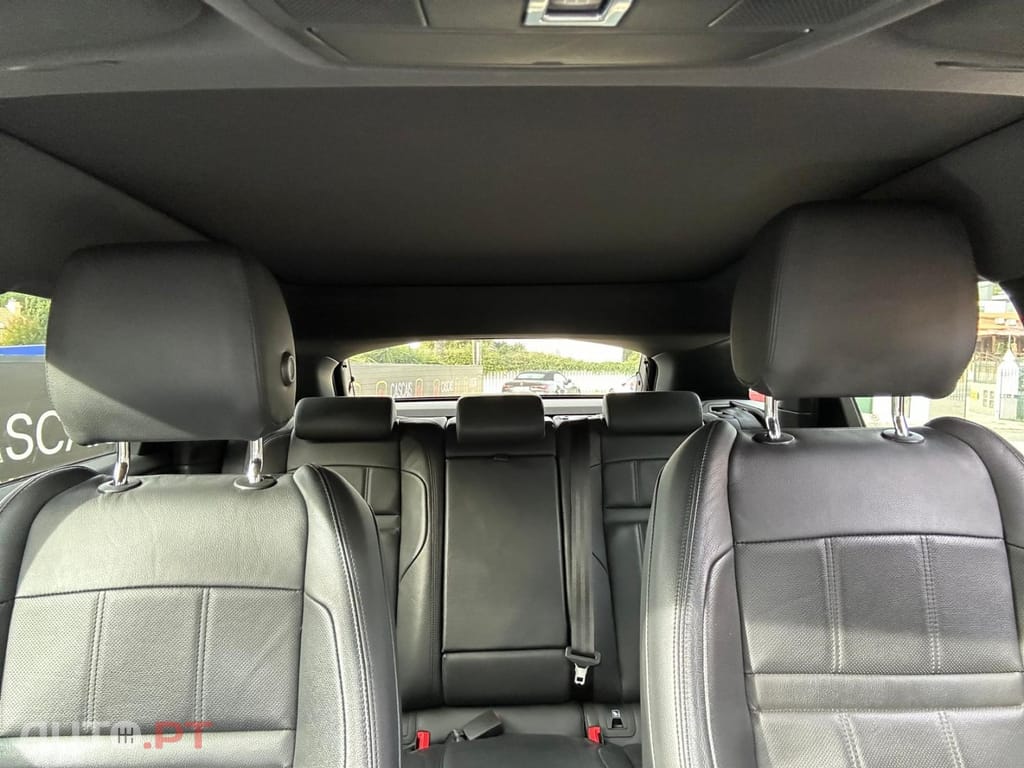 Land Rover Range Rover 1.5 P300e AWD R-Dynamic S Auto