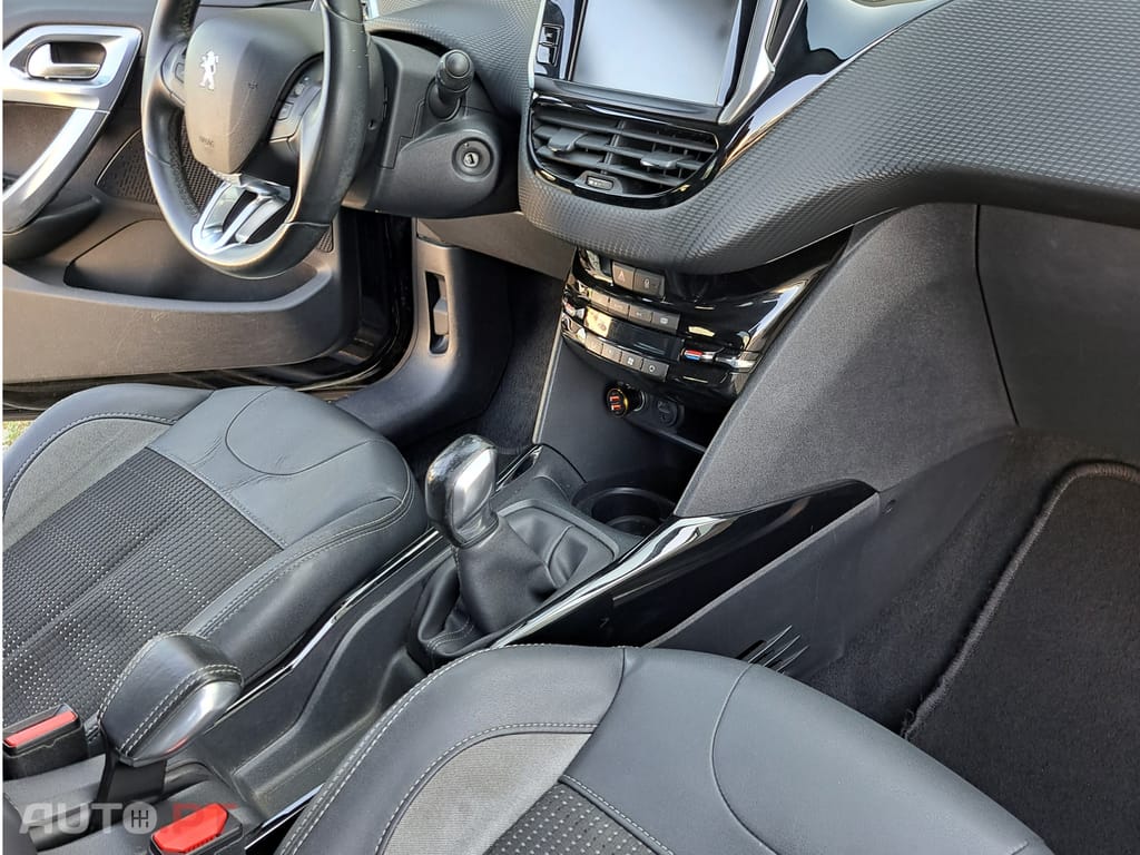 Peugeot 2008 ALLURE 1.6 HDI 75