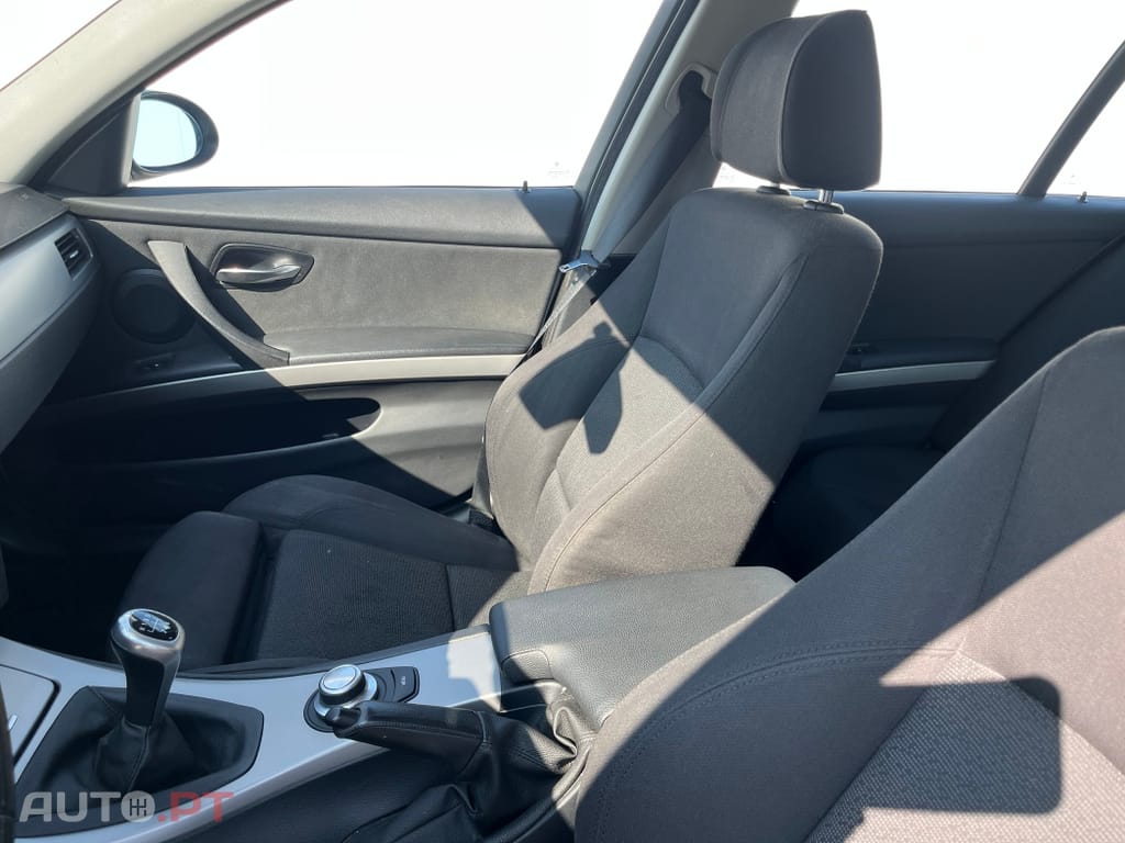 BMW 318 d Touring Navigation Sport