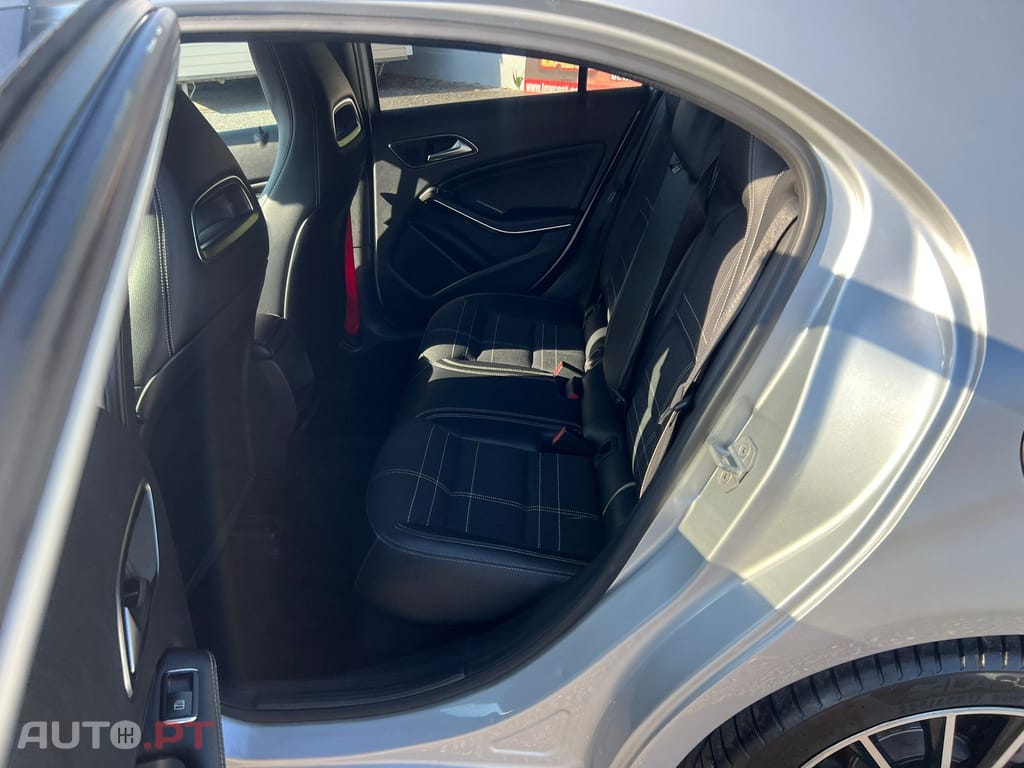 Mercedes-Benz A 180 d AMG Line