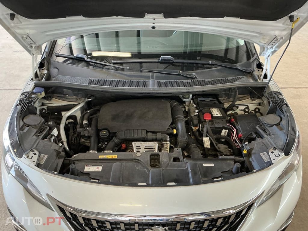 Peugeot 3008 1.2 PureTech Allure EAT8