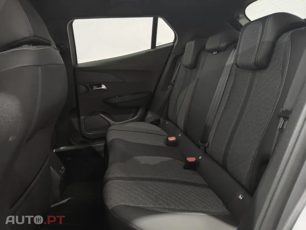 Peugeot E-2008 54 kWh Allure
