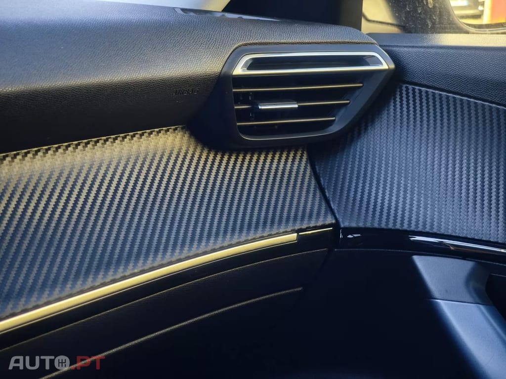 Peugeot E-2008 50 kWh Allure Pack