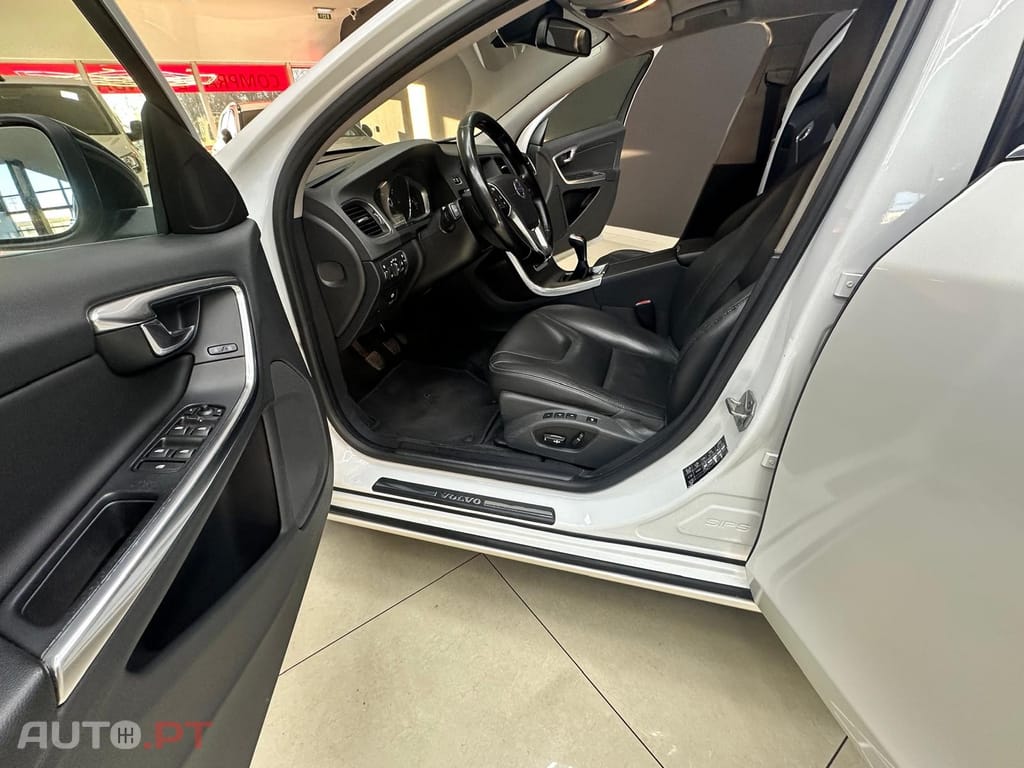 Volvo V60 2.0 D4 Momentum Eco