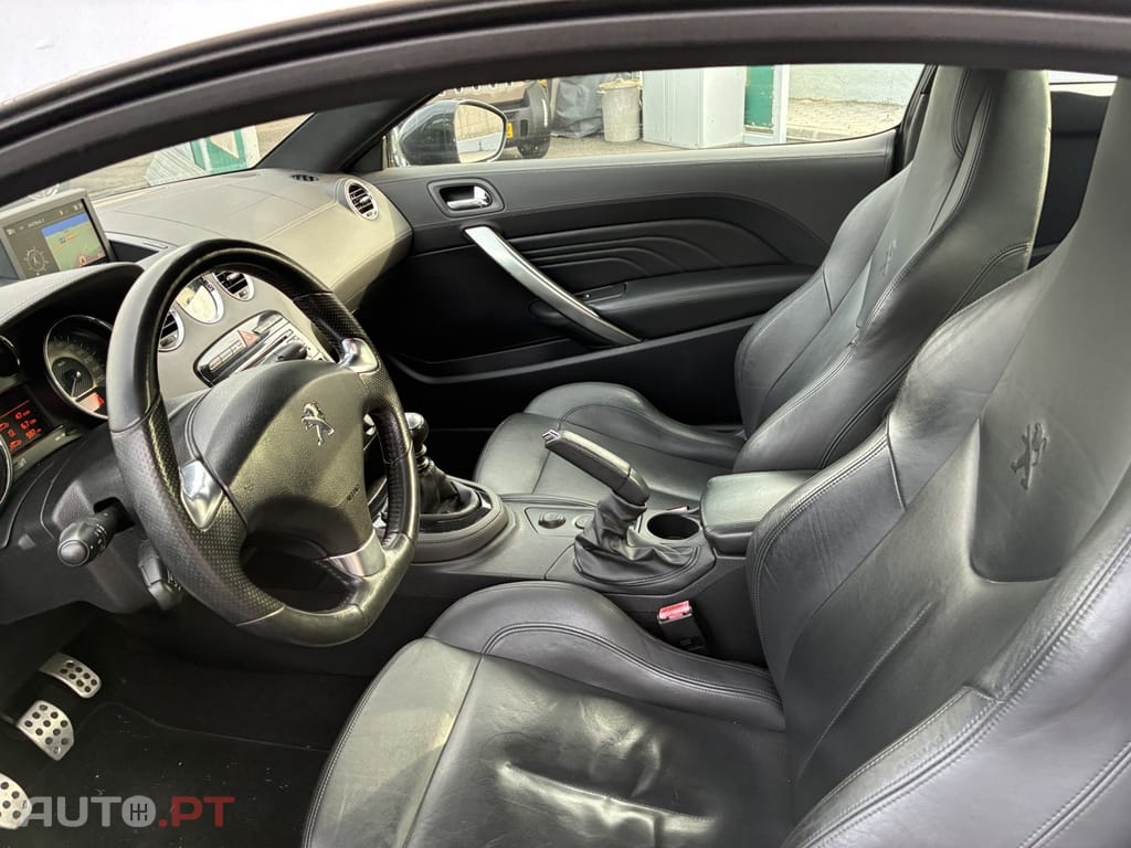 Peugeot RCZ 2.0 HDi 130g