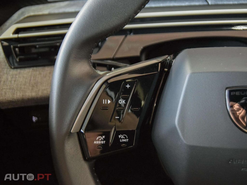 Peugeot 5008 1.2 Hybrid Allure e-DCS6