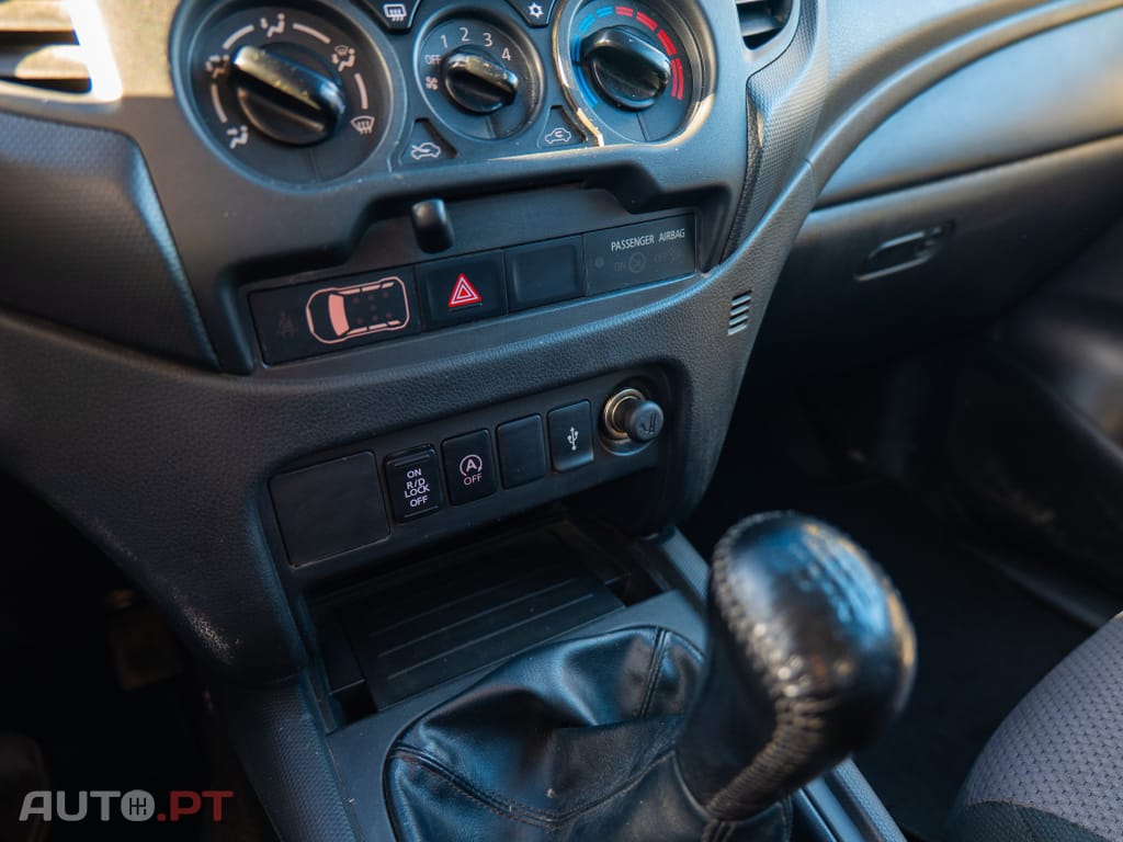 Mitsubishi L200 2.3 DI-D CD Invite 4WD