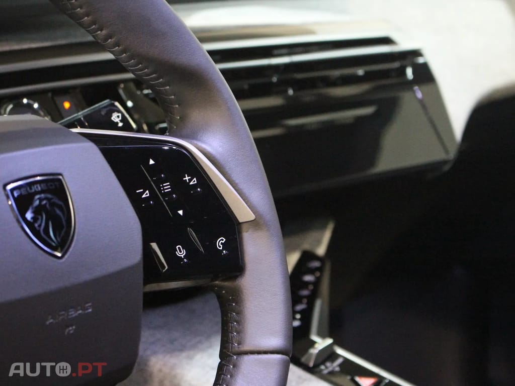 Peugeot 3008 1.2 Hybrid Allure e-DCS6