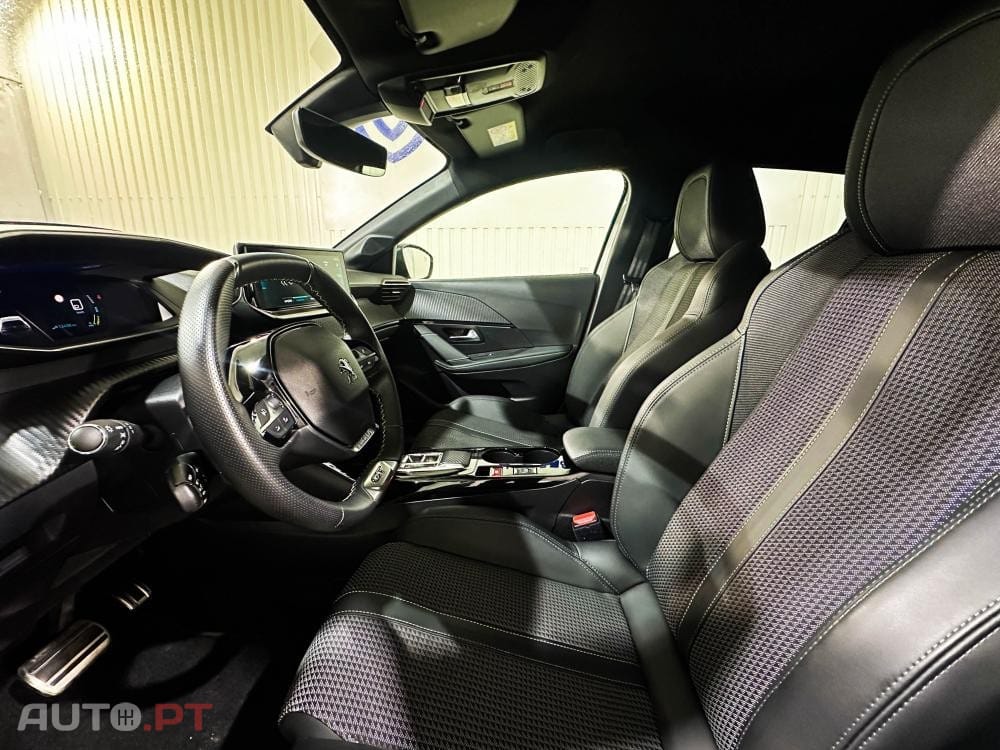 Peugeot E-208 50 kWh GT Pack