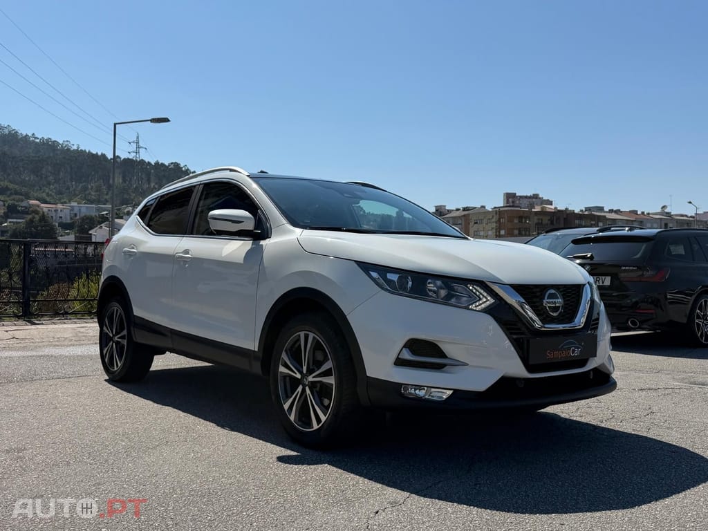 Nissan Qashqai 1.3 DIG-T N-Connecta J18 Led