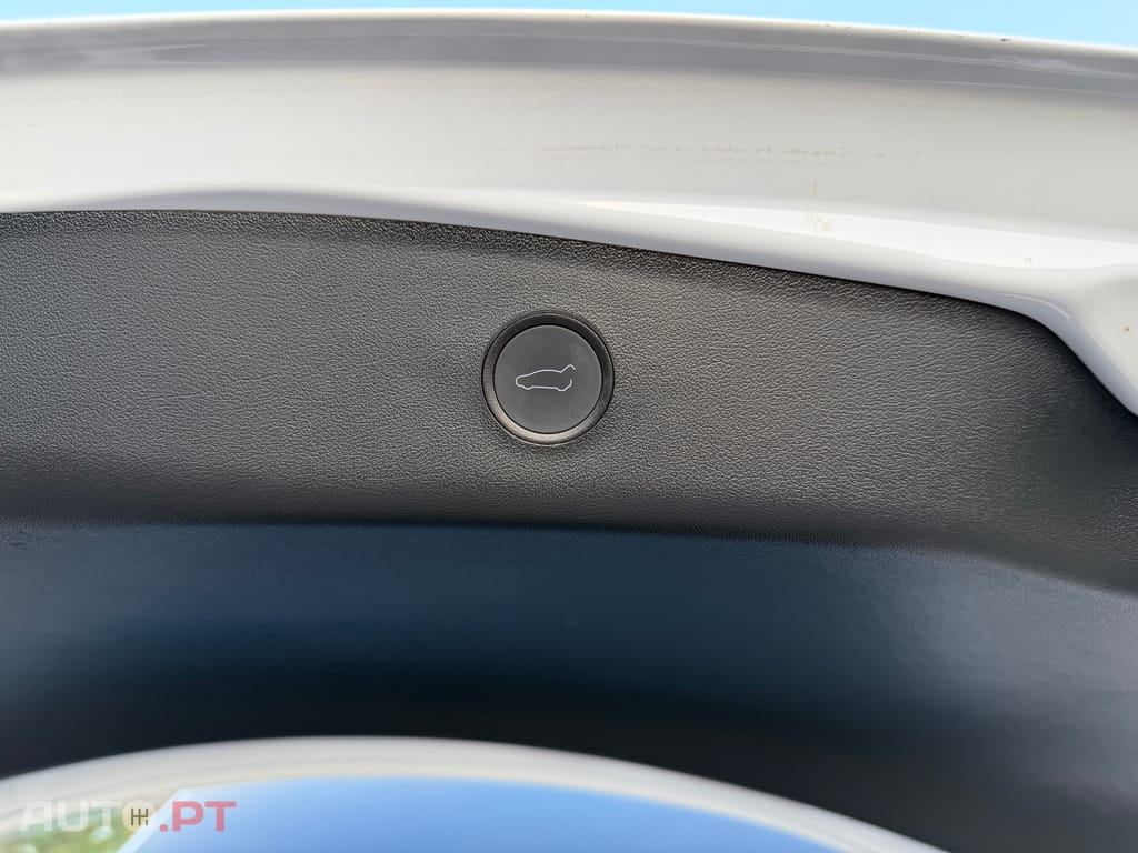 Tesla Model 3 RWD
