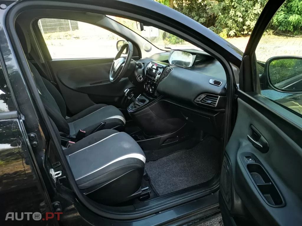 Lancia Ypsilon 1.2 S&S Gold