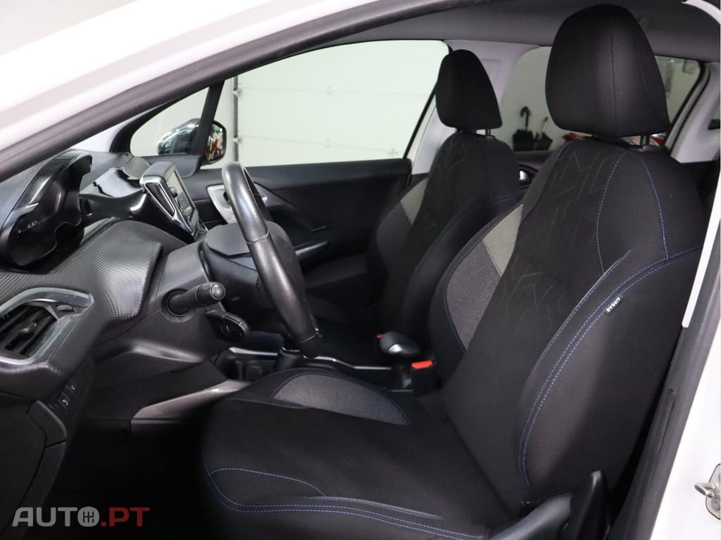 Peugeot 2008  1.2 PureTech Style