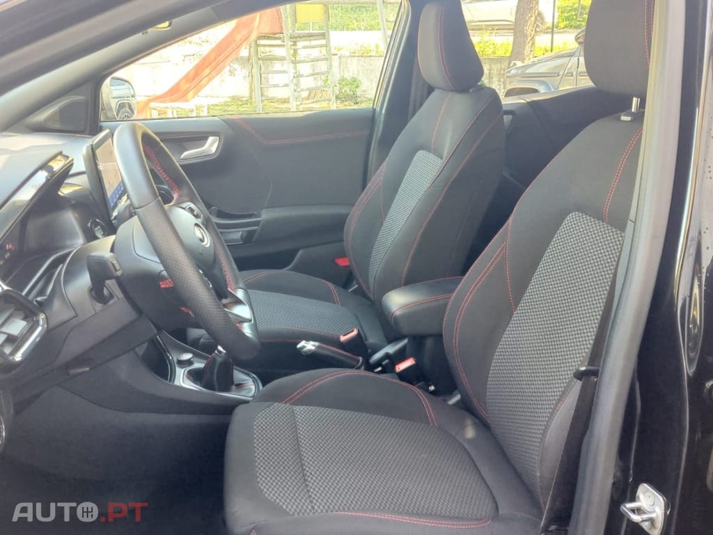 Ford Puma 1.0 EcoBoost MHEV ST-Line