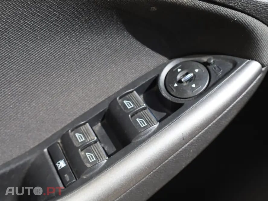 Ford Focus 1.0 EcoBoost S&S Champions Edition