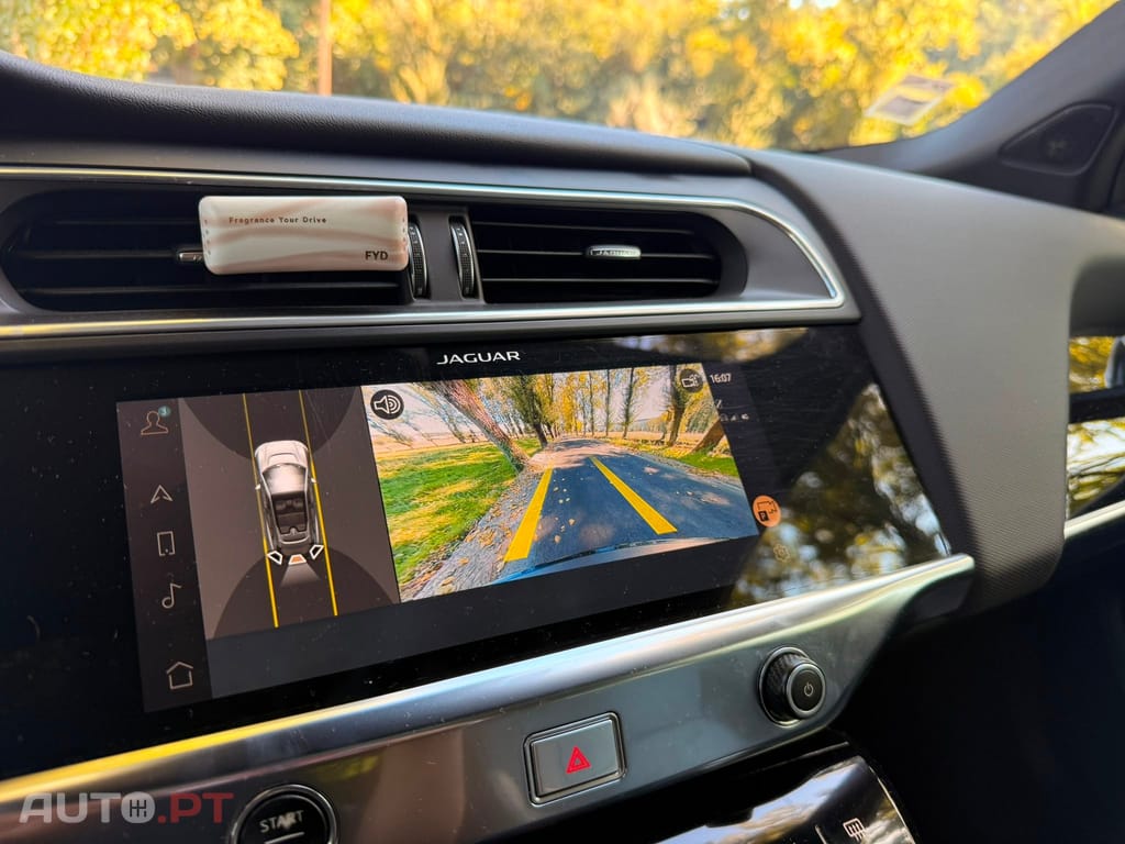 Jaguar I-Pace EV400 AWD