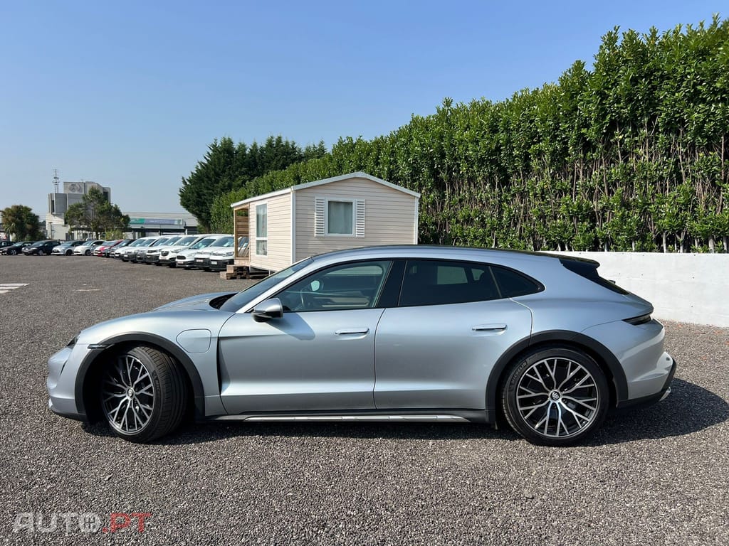 Porsche Taycan CT 4