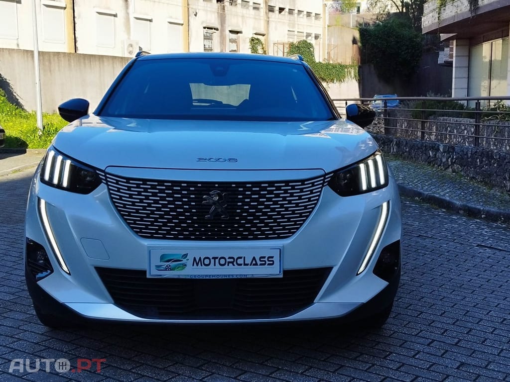 Peugeot E-2008 50 kWh GT