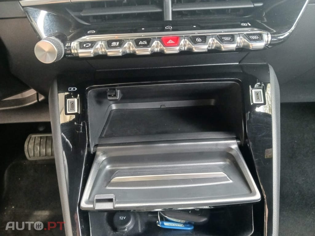 Peugeot E-2008 50 kWh Allure Pack