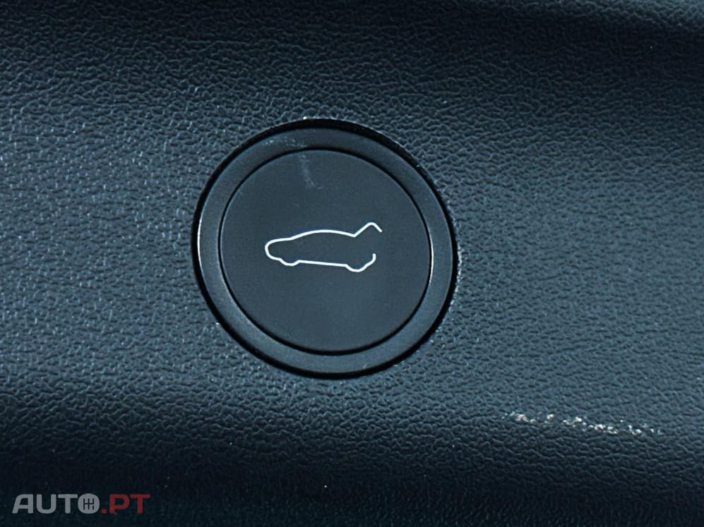 Tesla Model Y Long Range Dual Motor AWD