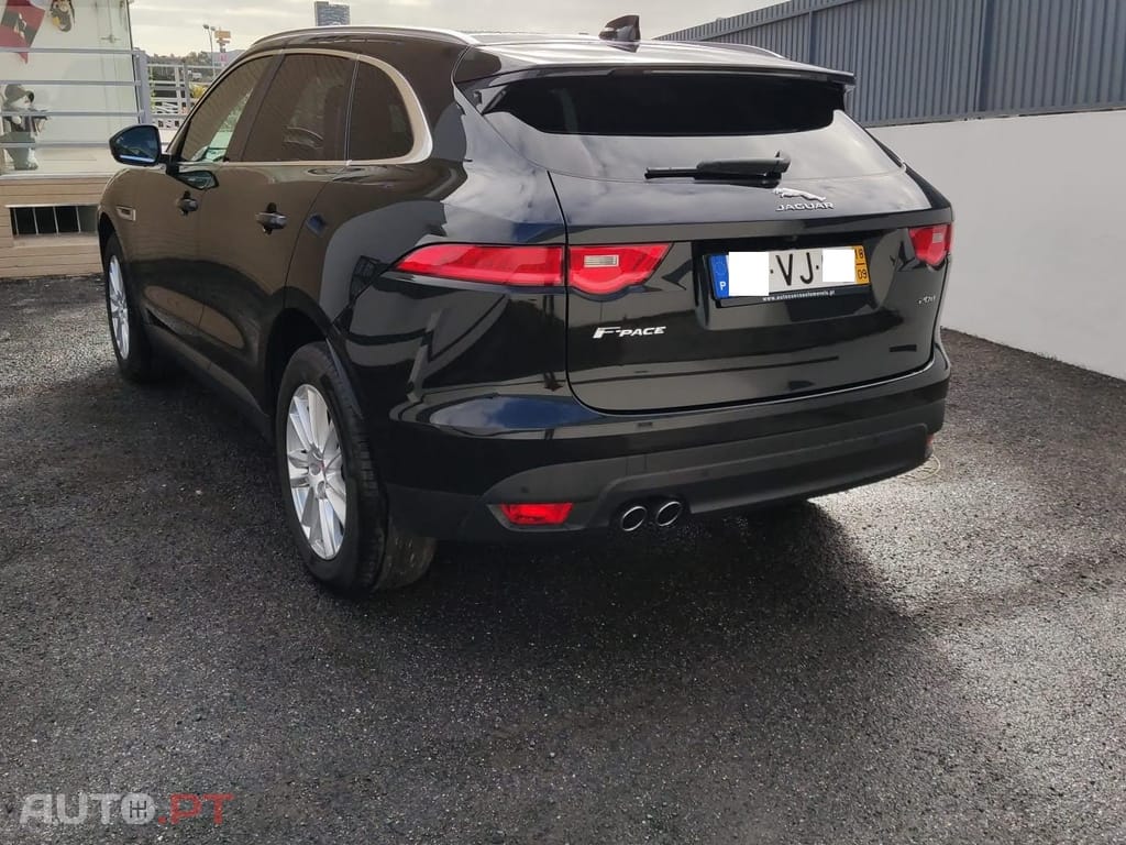 Jaguar F-Pace 2.0D Portfolio Automatico (Classe 1)