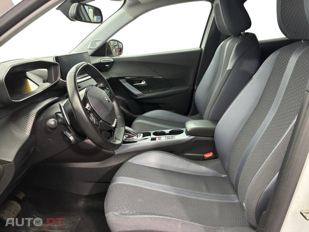 Peugeot 2008 1.2 PureTech Allure Pack EAT8