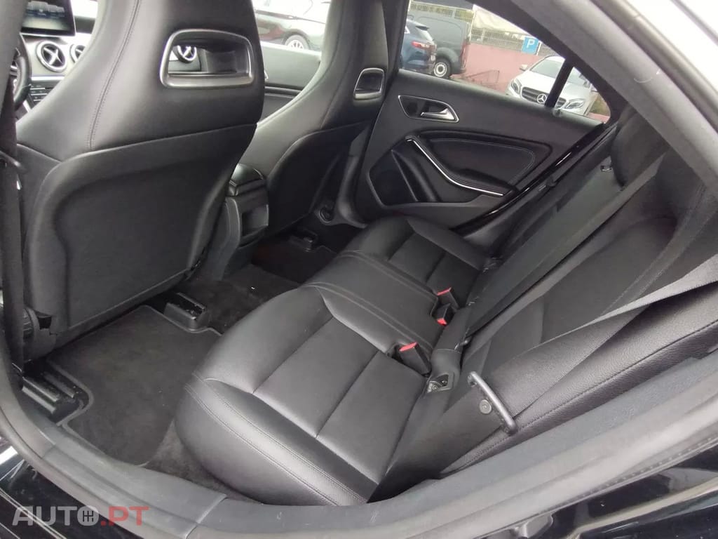 Mercedes-Benz CLA 200 D Urban Aut