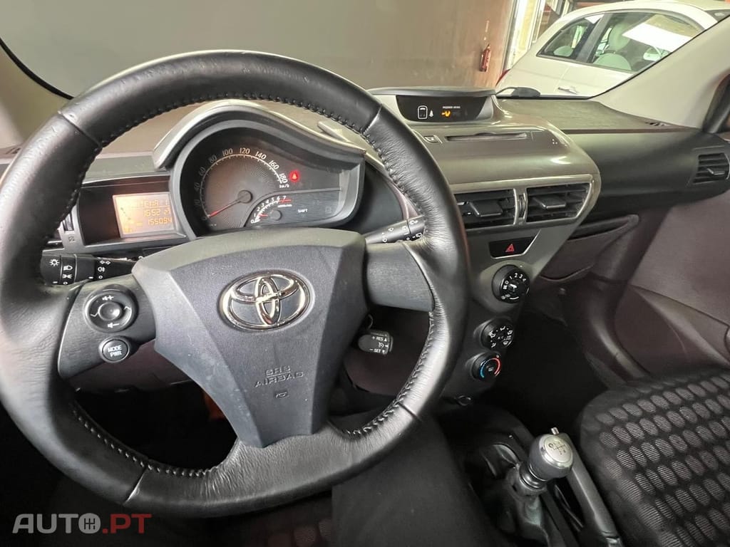 Toyota iQ 1.0 VVT-i 2 EP