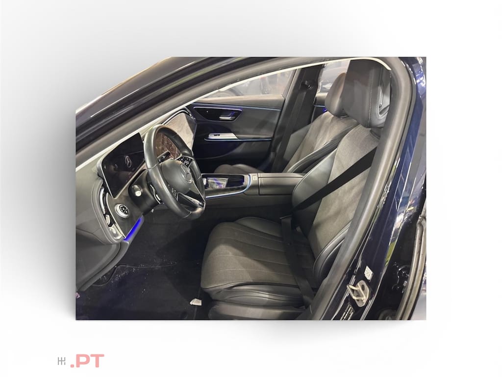 Mercedes-Benz E 300 Outro