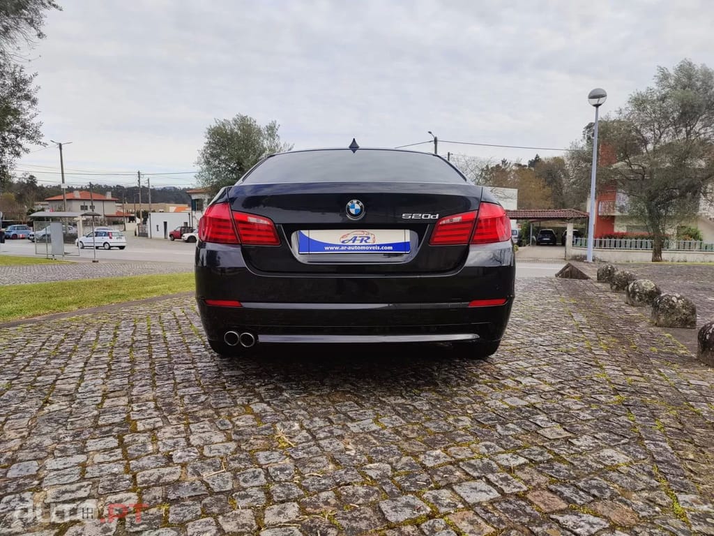 BMW 520 d Line Luxury Auto — fotografia 5