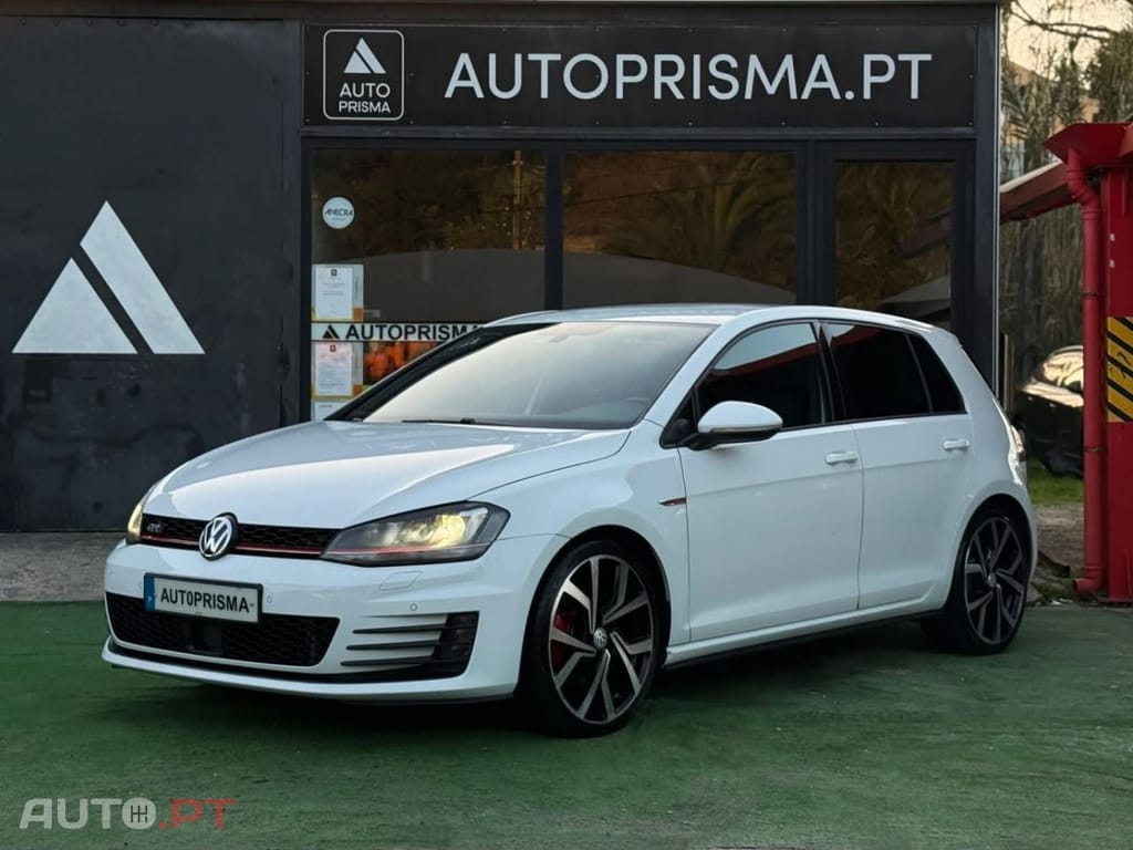 Volkswagen Golf 2.0 TSI GTI