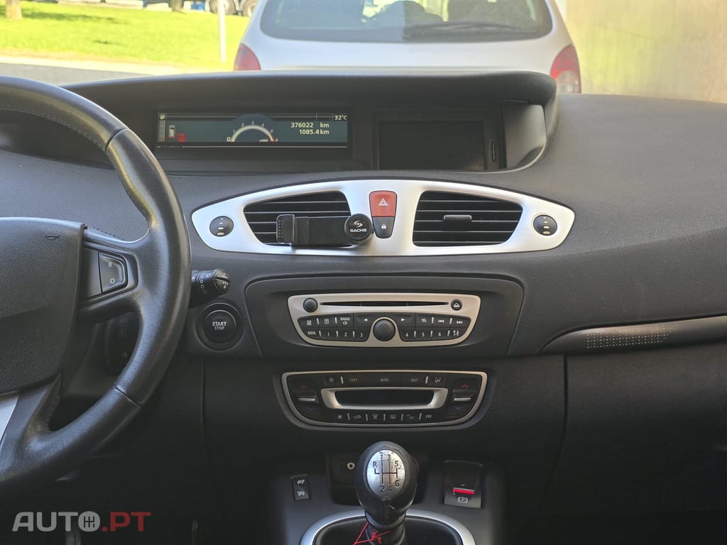 Renault Mégane Scenic 1,5 DCI Dynamique 110Cvs 5 lugares