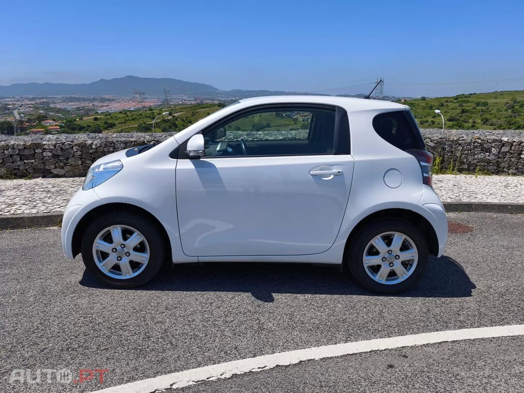 Toyota iQ 1.0 VVT-i
