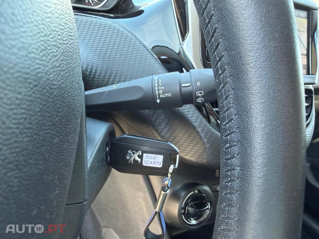 Peugeot 208 1.2 PureTech Signature