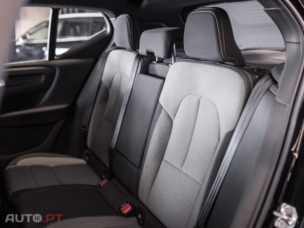 Volvo XC40 T5 Recharge DKG Plus Dark