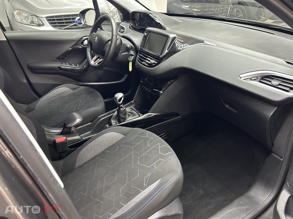 Peugeot 2008 1.2 PureTech Style